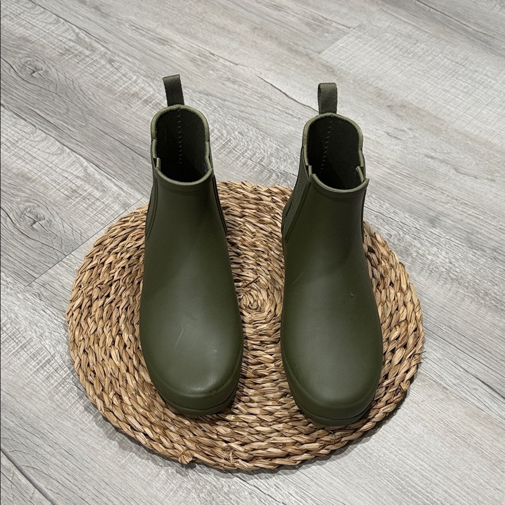 Hunter Olive Green Chelsea Rain Boots